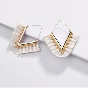 🌟 Host Pick 🌟 Boho Cream & Gold Fringe Earrings
